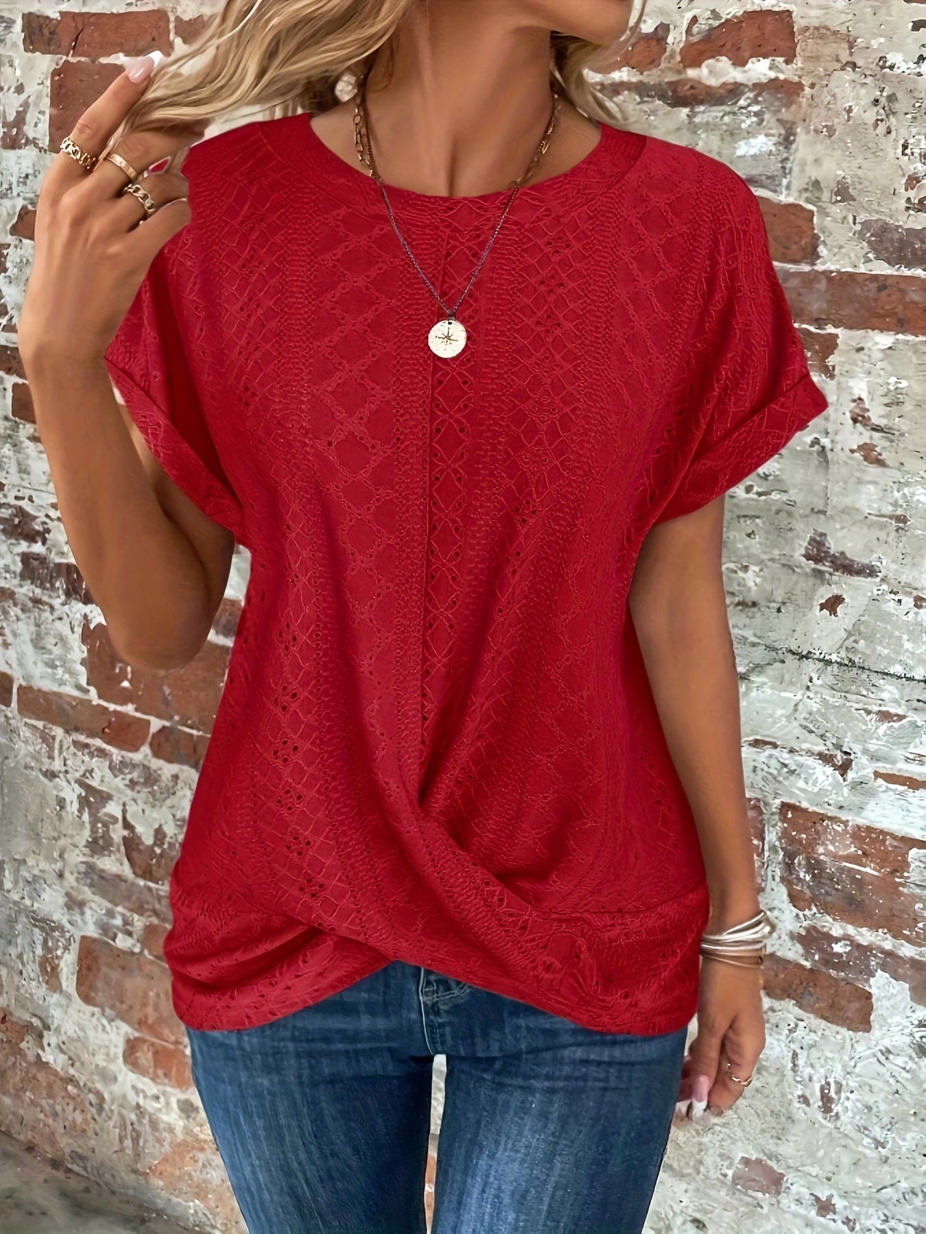 Carrie™ - Comfortable Twist Hem T-Shirt