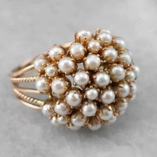 Nerea - Ring with Embedded Pearls