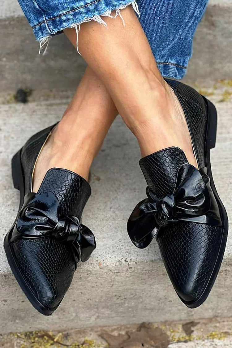 BLACK LOAFERS WITH SHINY BOW