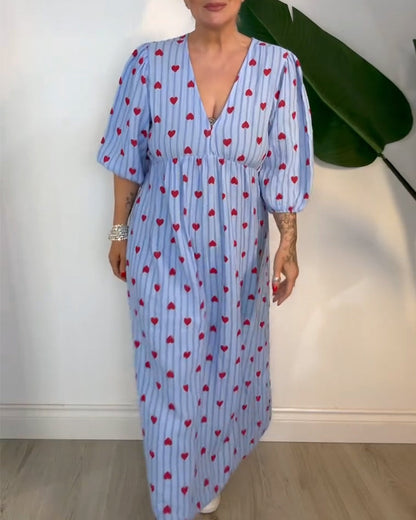 Belle™ – Elegant V-Neck Heart Patterned Dress