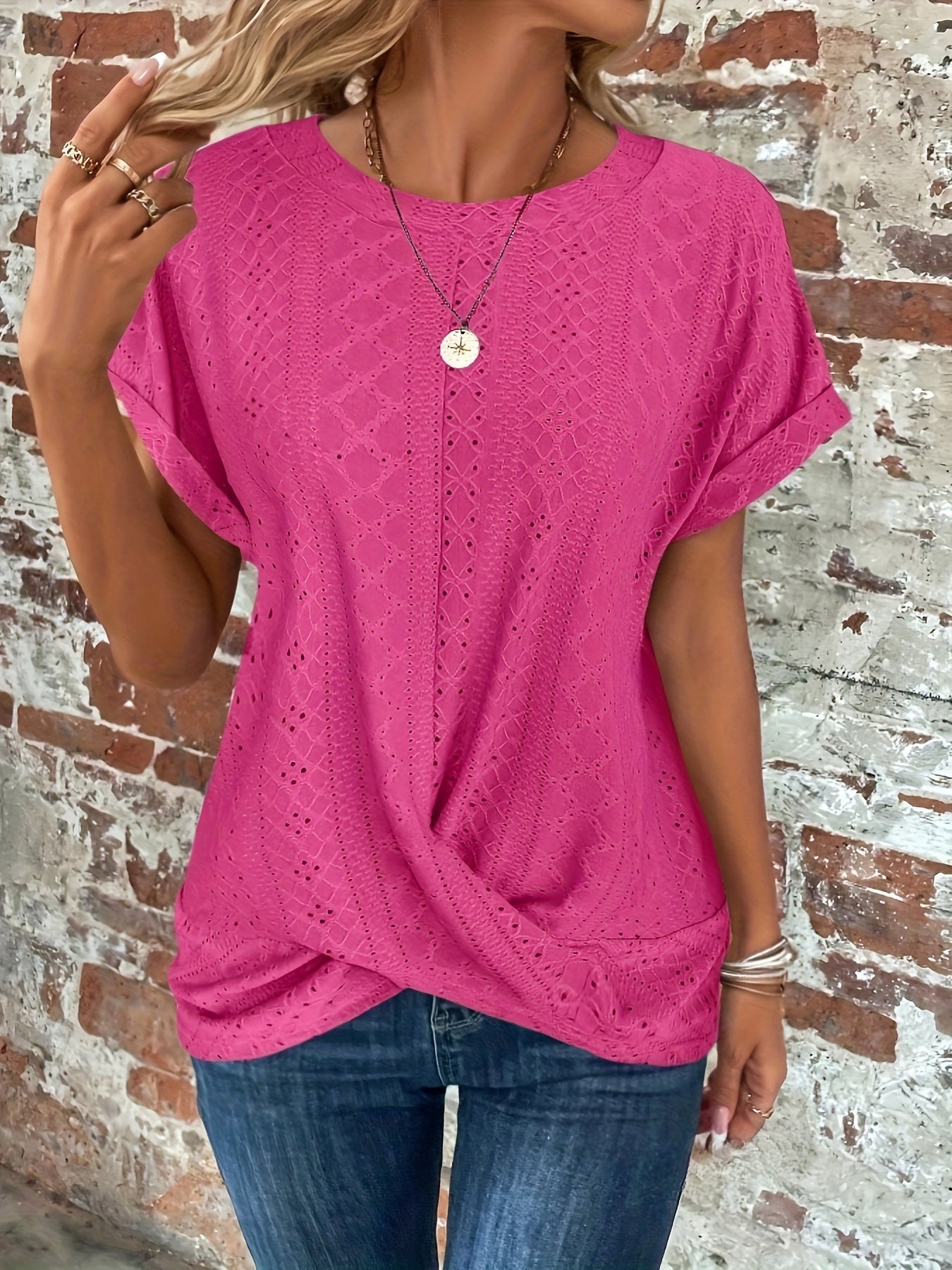 Carrie™ - Comfortable Twist Hem T-Shirt