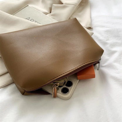 Asløg | Minimalist Shoulder Bag in Modern Cut