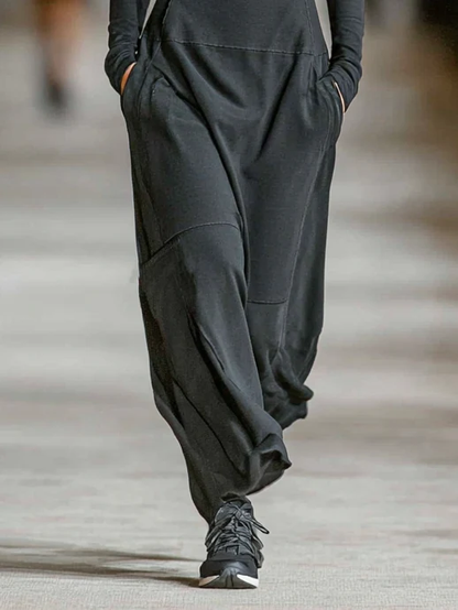 Casual Maxi Dress with Black Turtleneck and Zip-Up Design