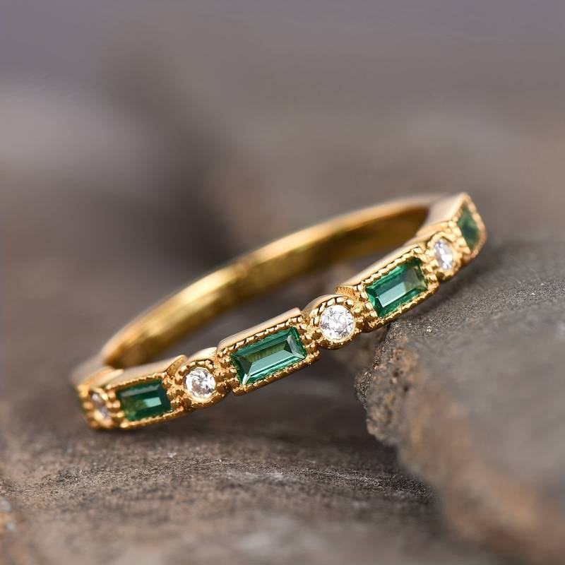 Fabiana - Gold ring with green zirconia inlay
