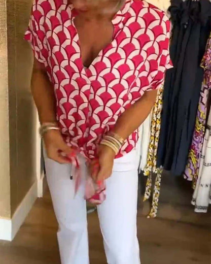 Bella™ - Casual Top with Print and V-Neck
